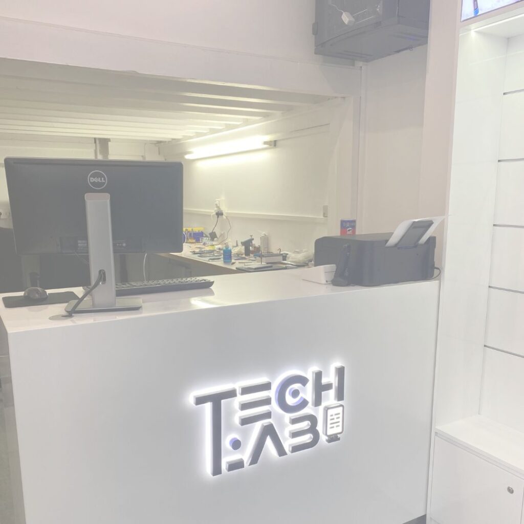 TECHLAB - Service de réparation de téléphone et ordinateurs à Nanterre